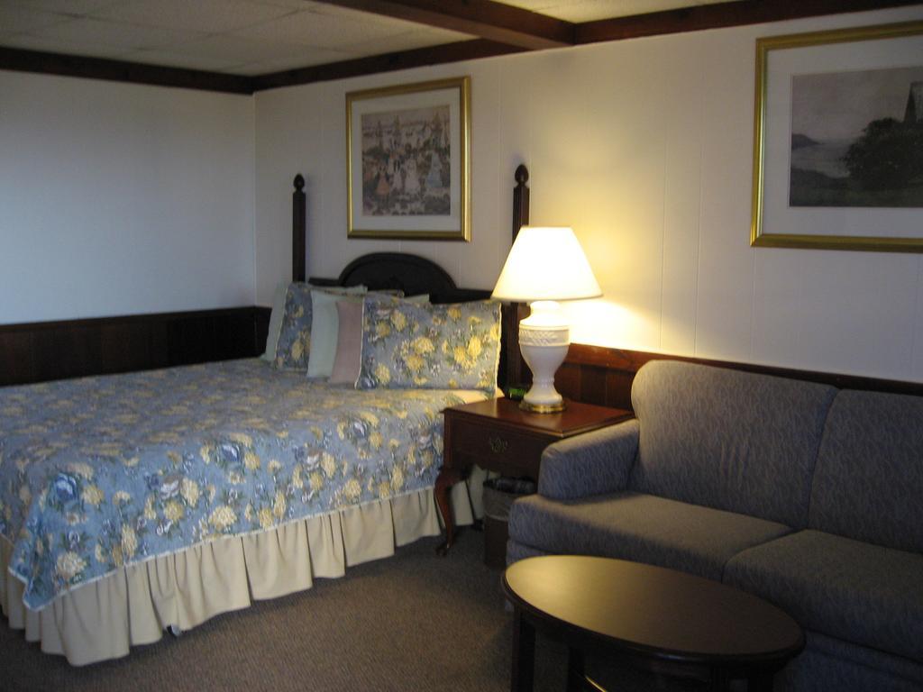 Sea Whale Motel Middletown Extérieur photo